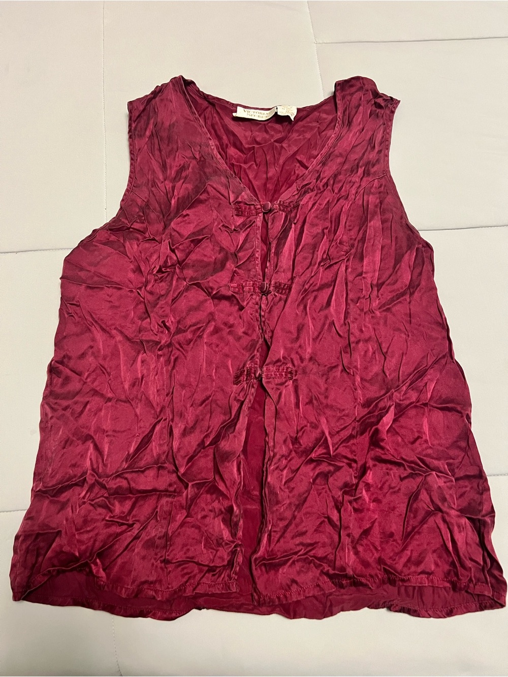 Vintage Victoria's Secret 100% Silk Burgundy Frog Closure Tank Top - Size M